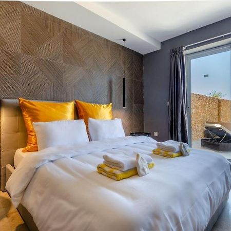 Hygge Holiday Home With Large Communal Pool And Private Hot Tub ซากฮรา ภายนอก รูปภาพ