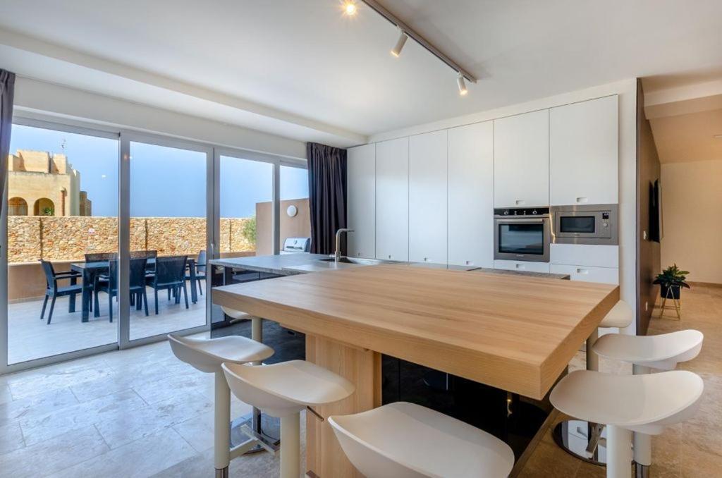 Hygge Holiday Home With Large Communal Pool And Private Hot Tub ซากฮรา ภายนอก รูปภาพ
